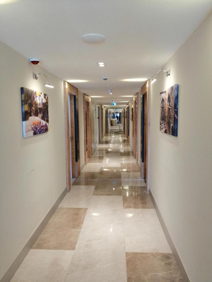 Orbi Twin Towers Batumi Aparthotel Exterior photo