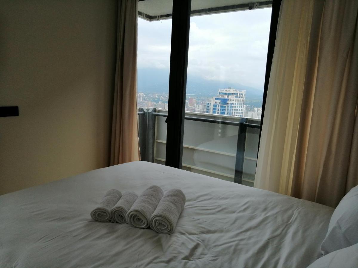 Orbi Twin Towers Batumi Aparthotel Exterior photo