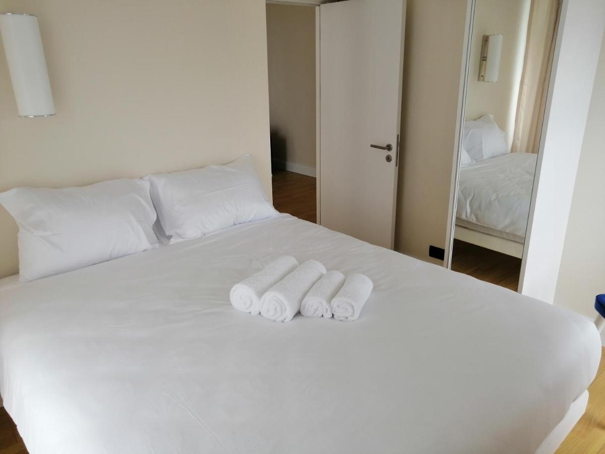 Orbi Twin Towers Batumi Aparthotel Exterior photo