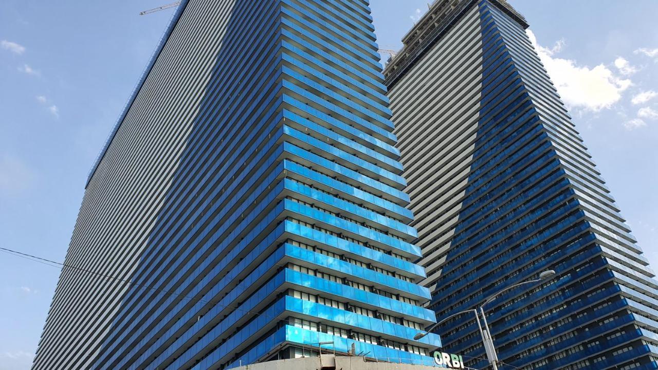 Orbi Twin Towers Batumi Aparthotel Exterior photo